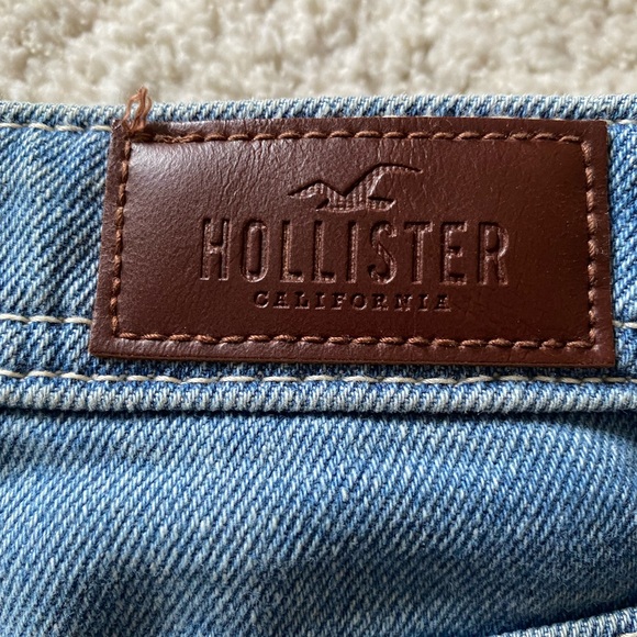 Hollister Ultra High-Rise Mom Jeans Short 3’ - size 5 / 27 US - Picture 6 of 7